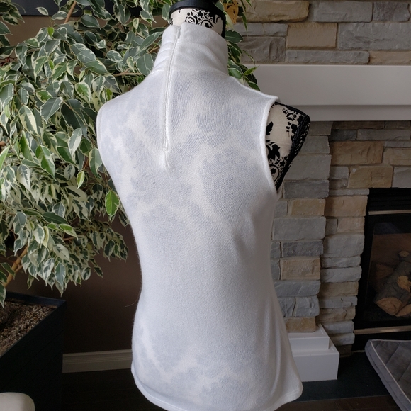 Frank Lyman white sleeveless blouse - Picture 3 of 7